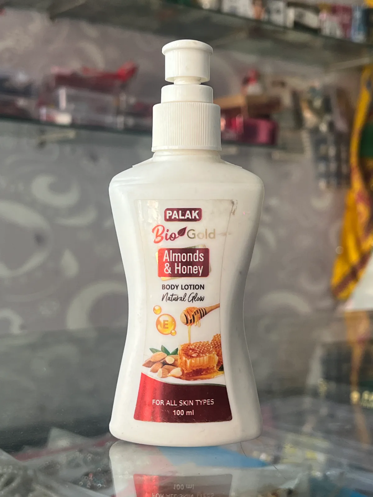 Palak Bodylotion (Almonds & Honey for all skin types (100ml) White